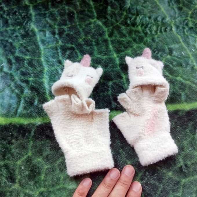 单买2块拍下改价非常可爱的独角兽翻盖做工很好的儿童手套
