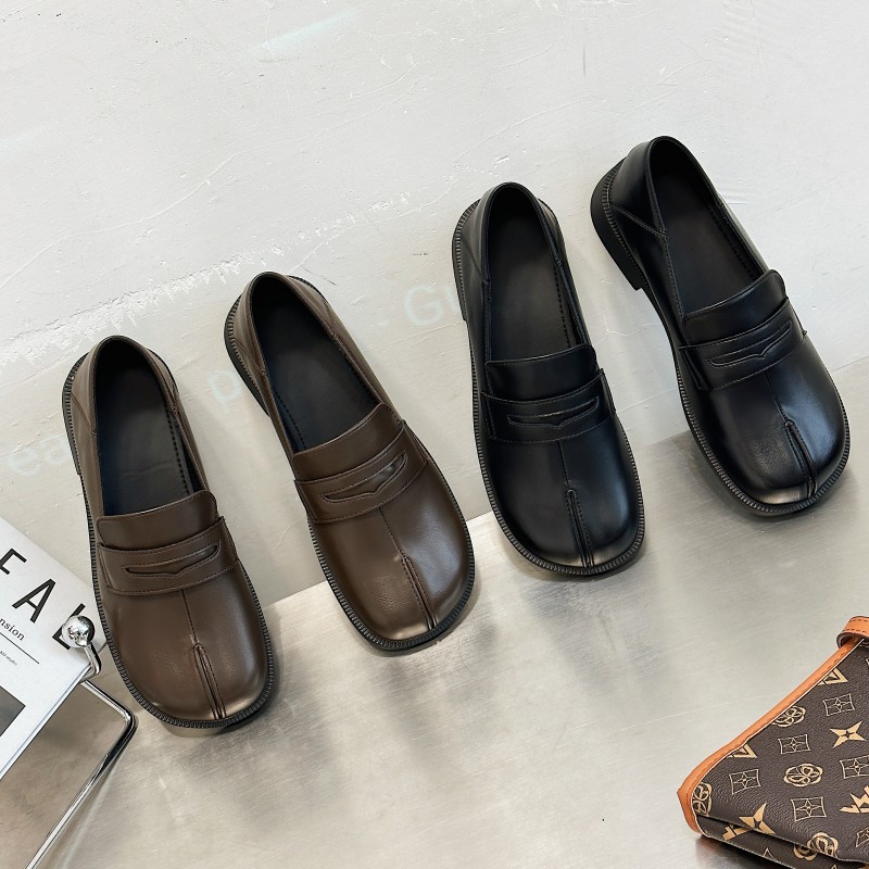 【飞哥家】新款女鞋 复古软皮平底舒适气质精致小皮鞋 钎三32853