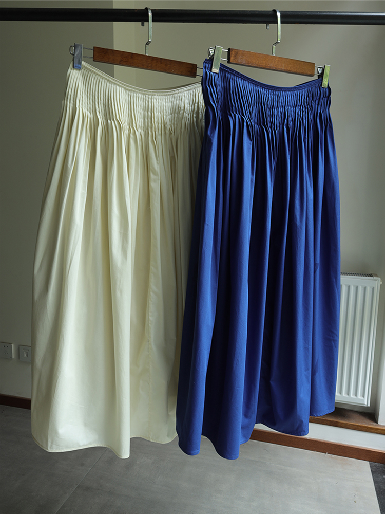 极简主义重工褶皱白色蓝色棉质midi长半裙