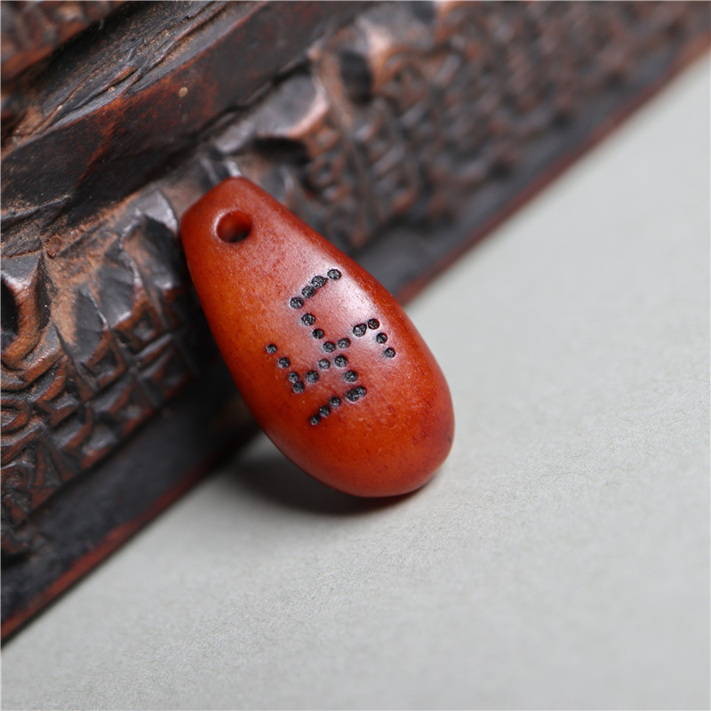 西藏油润牦牛骨手工雕卐字嗡字做旧灵骨珠配饰文玩隔珠配件卡子坠