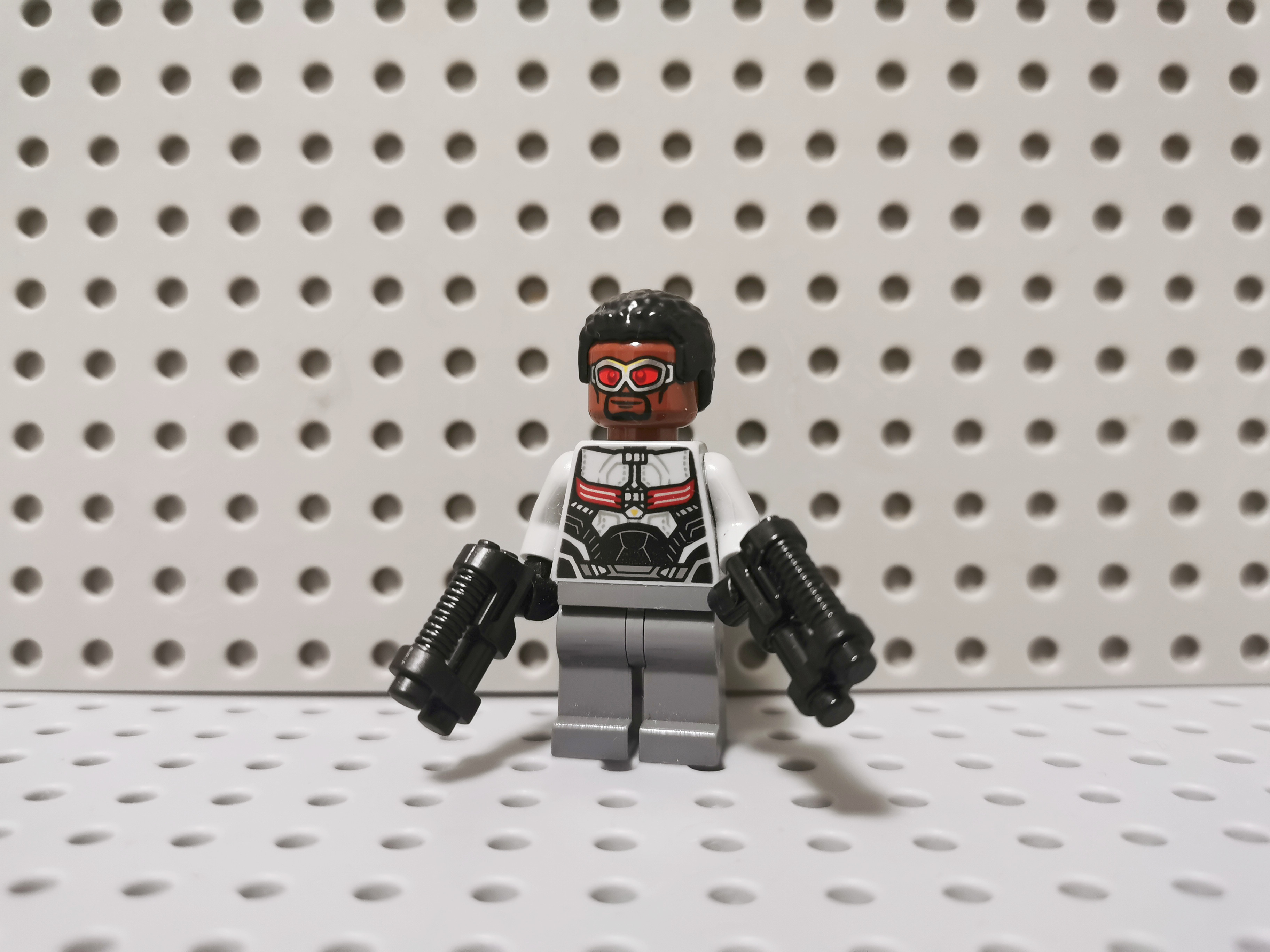LEGO 乐高sh261  超级英雄 人仔 猎鹰 含双武器 76050