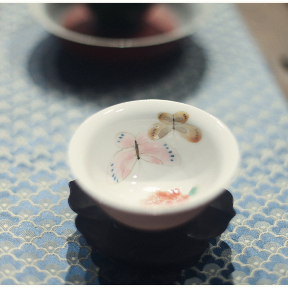 |勿念|《蝶恋牡丹》冰心小茶碗 桃粉红色 蝴蝶 手绘釉下彩 茶盏主
