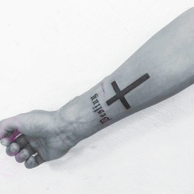 【一份2张】十字架纹身贴防水持久刺青男士手部手腕手臂英文字母