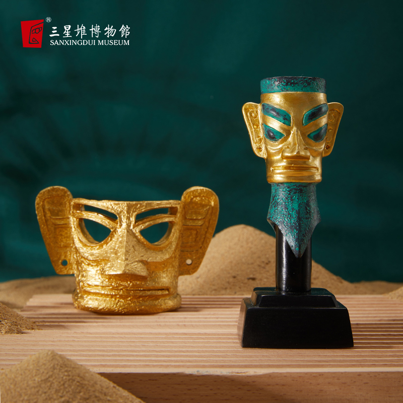 三星堆博物馆文创黄金面具创意桌面摆件新款客厅手办装饰节日礼物