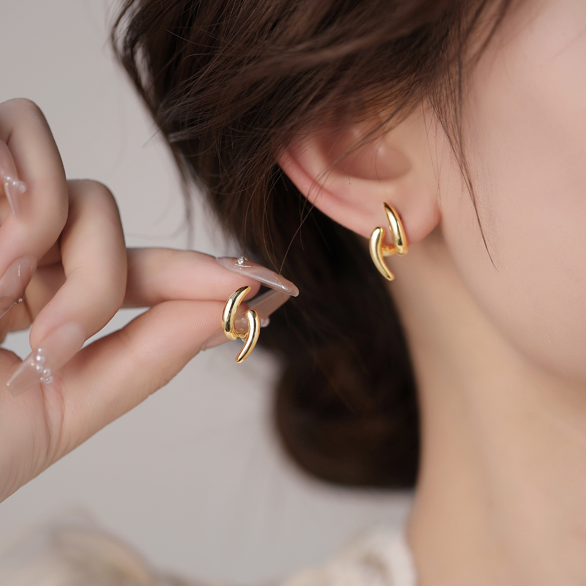 韩国金色旋转耳钉女纯银小众设计高级感耳饰夏2024年新款爆款耳环