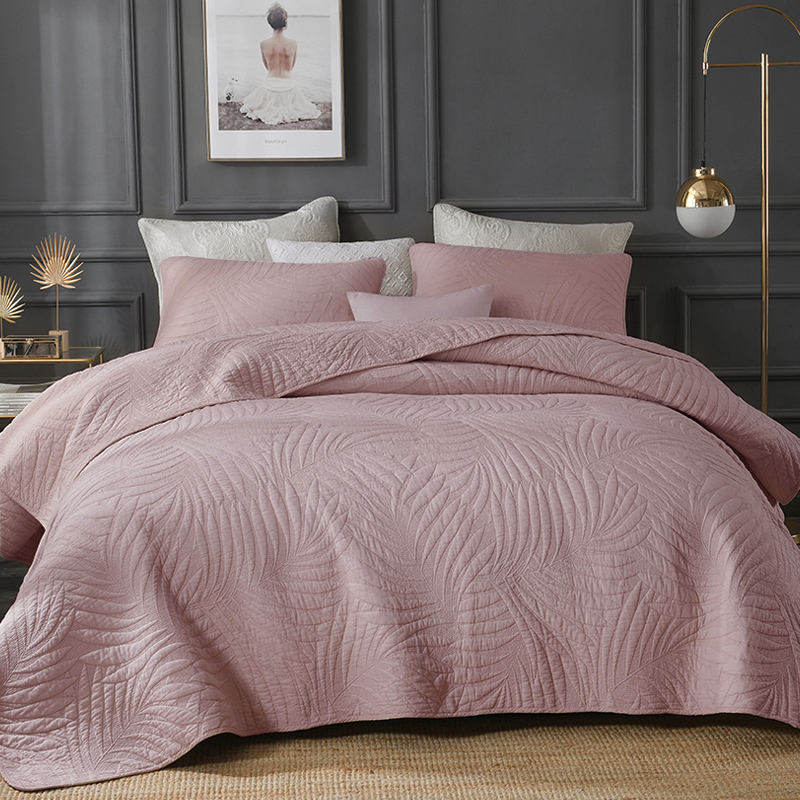 藕粉色欧式夹棉双面床盖绣花夹棉绗缝被纯棉空调被加大床单床罩