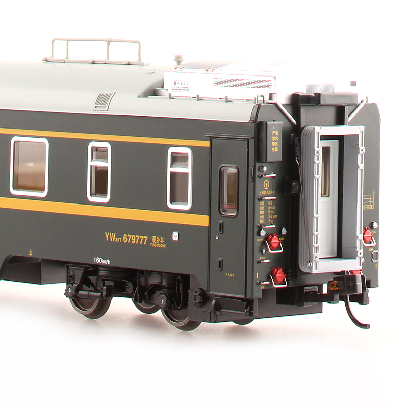 百万城CP01716青藏硬卧YW25T客运车厢上局沪段679777带灯火车模型