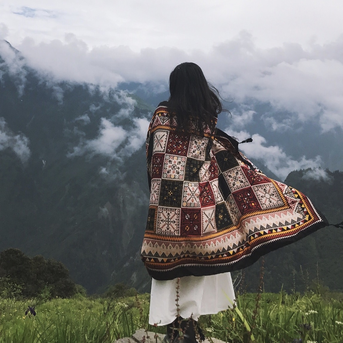 青海西藏茶卡盐湖沙漠旅游拍照披肩女民族风围巾两用空调御寒披风
