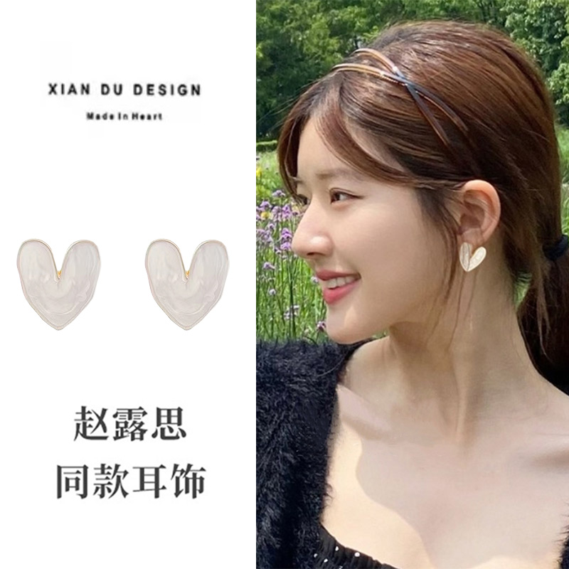 韩国2023年新款潮法式白色爱心耳环女小众设计高级感轻奢气质耳夹