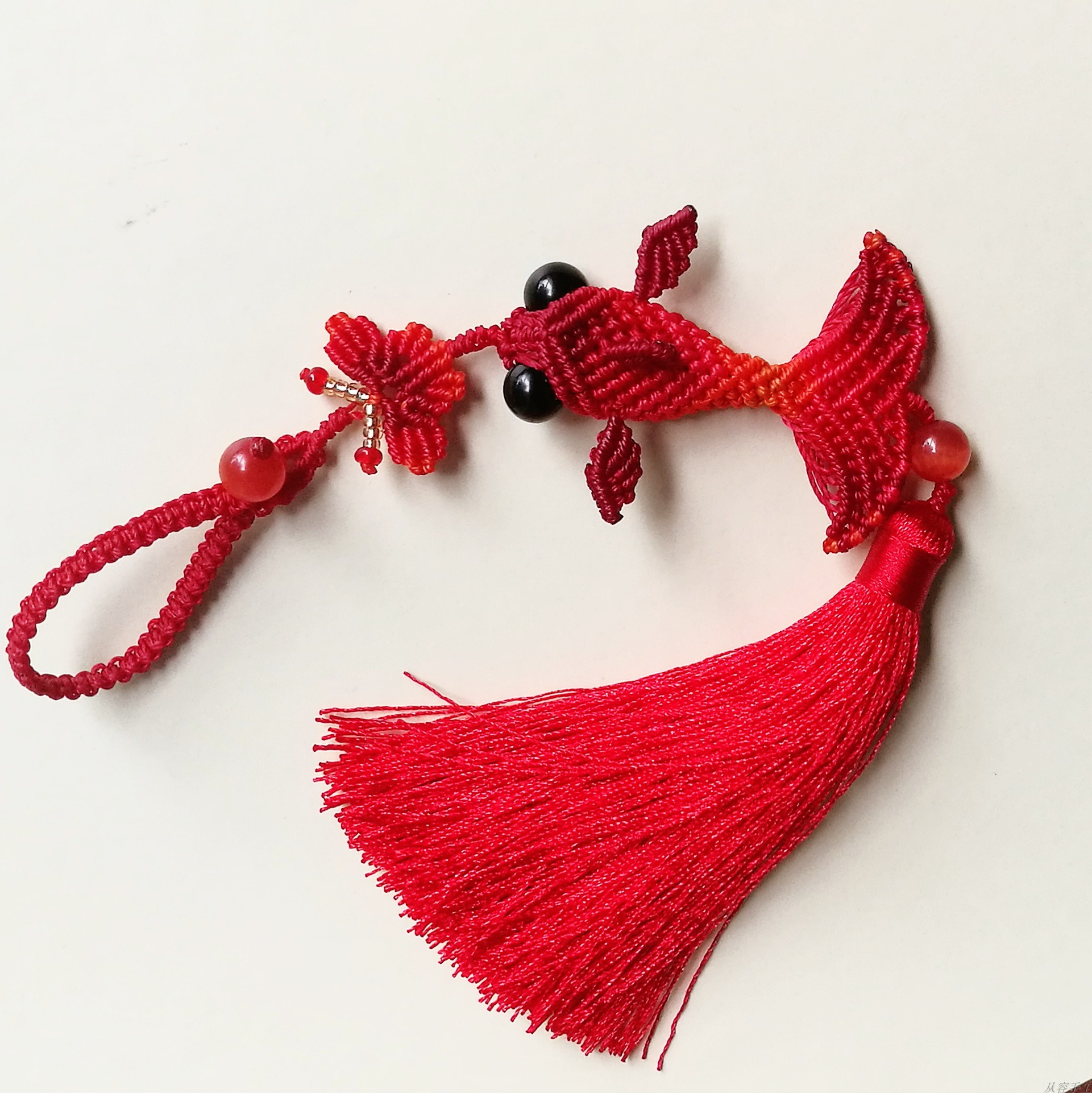 本命年原创手工编织红色立体渐变蝴蝶月牙尾金鱼挂饰车包钥匙挂件