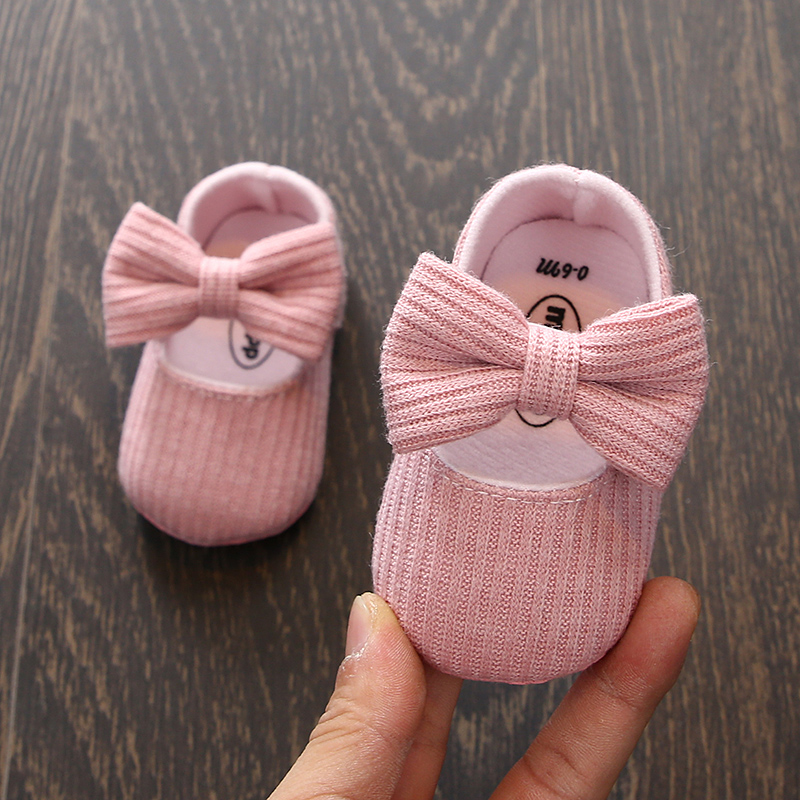 新生婴儿学步春秋季布鞋软底0一1岁女宝宝3-6-7-8十个月公主鞋子9