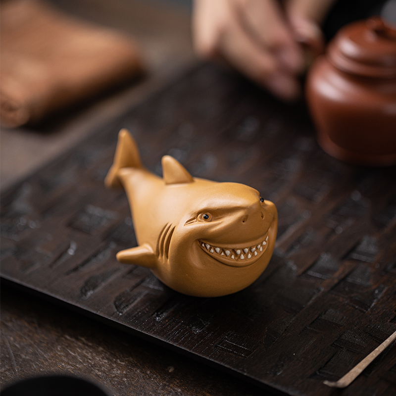 宜兴巨齿鲨鱼小茶玩装饰工艺品原矿紫砂可爱茶宠摆件精品可养茶具