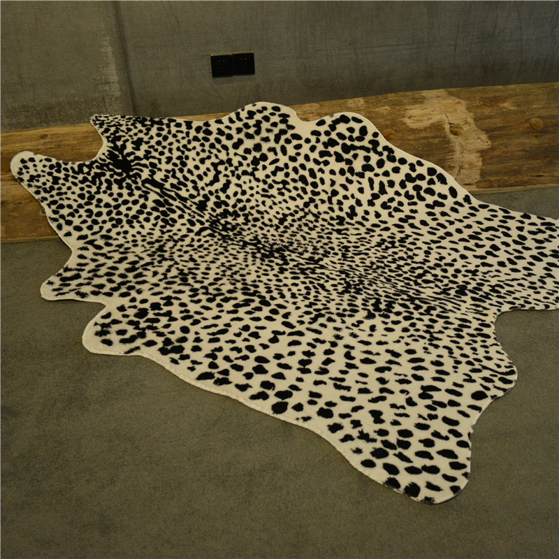 北欧式豹纹黑白斑点动物地毯 雪豹皮毛牛皮客厅卧室茶几豹子地垫