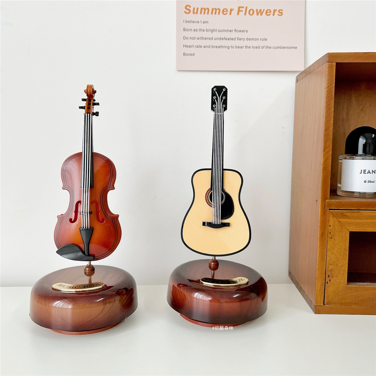 古典管弦乐器吉他大提琴小号留声机音乐盒房间摆件八音盒家居装饰
