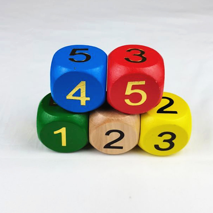 3cm实木骰子 幼儿园助学道具游戏筛子 数字玩具木头色子 5色可选