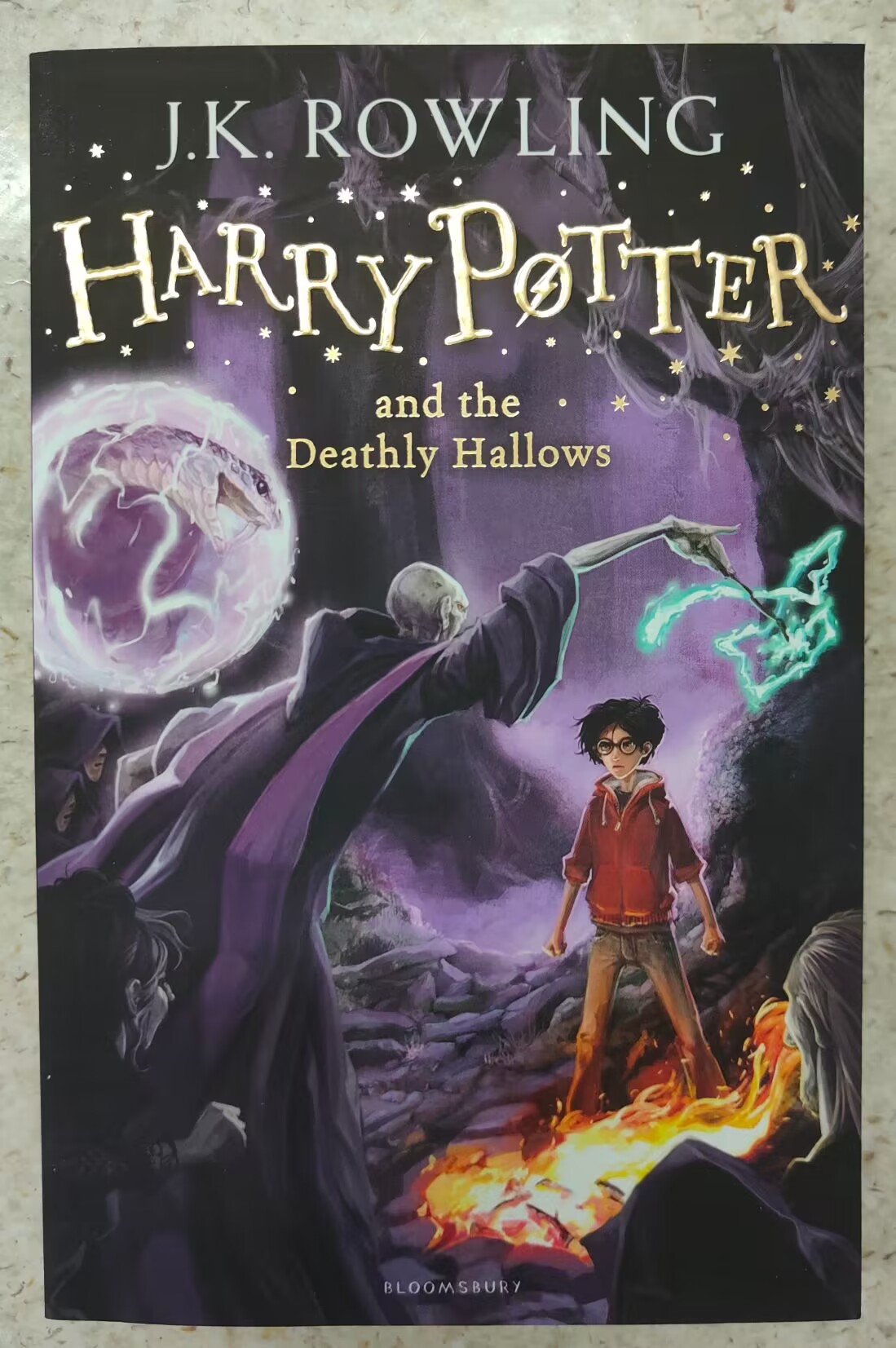 英文原版 哈利波特与死亡圣器 Harry Potter and the Deathly Hallows 哈利波特 7 哈利波特系列小说 第七部 英国版 JK罗琳
